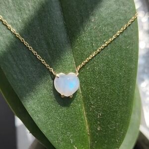 Dainty Solitaire Cabochon Heart Moonstone Necklace